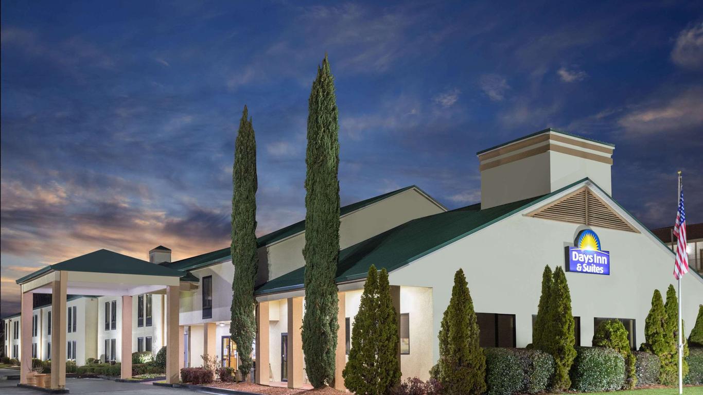Days Inn & Suites by Wyndham Peachtree Corners/Norcross