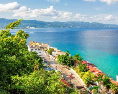 Roam for the holidays: 2022 travel hacker guide