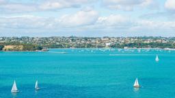 Find cheap flights from Montreal to Auckland