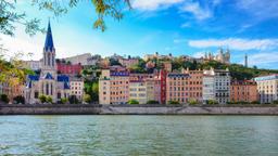 Find cheap flights to Lyon