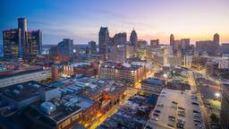 Find cheap flights from Toronto to Detroit