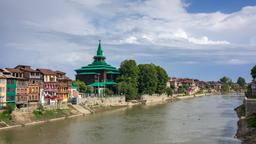 Hotels near Srinagar Airport