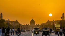 Find cheap flights from Kelowna to New Delhi