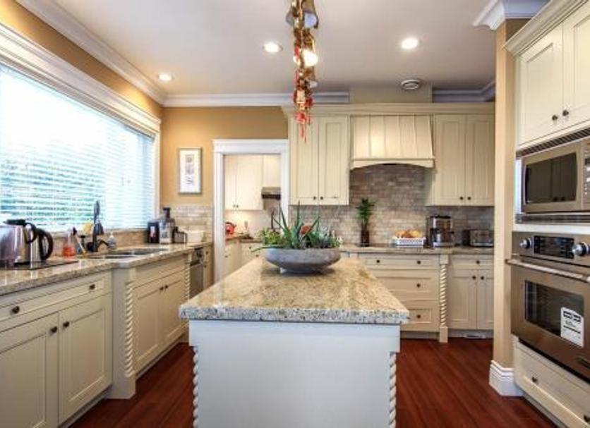 Kitchen Photo