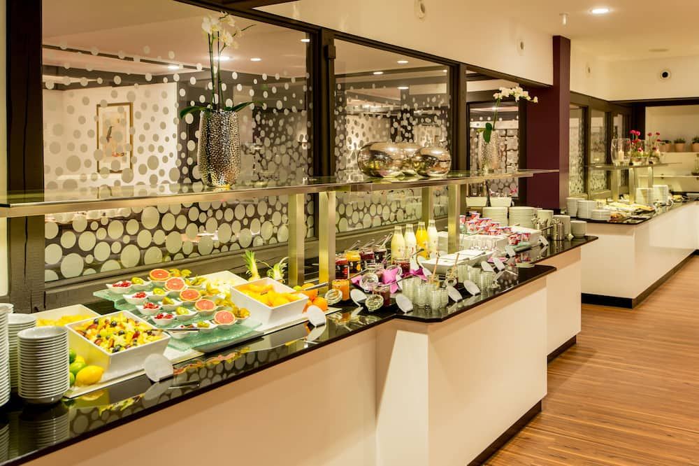 Buffet Photo