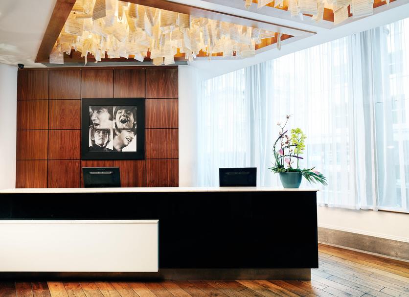 Front desk Photo