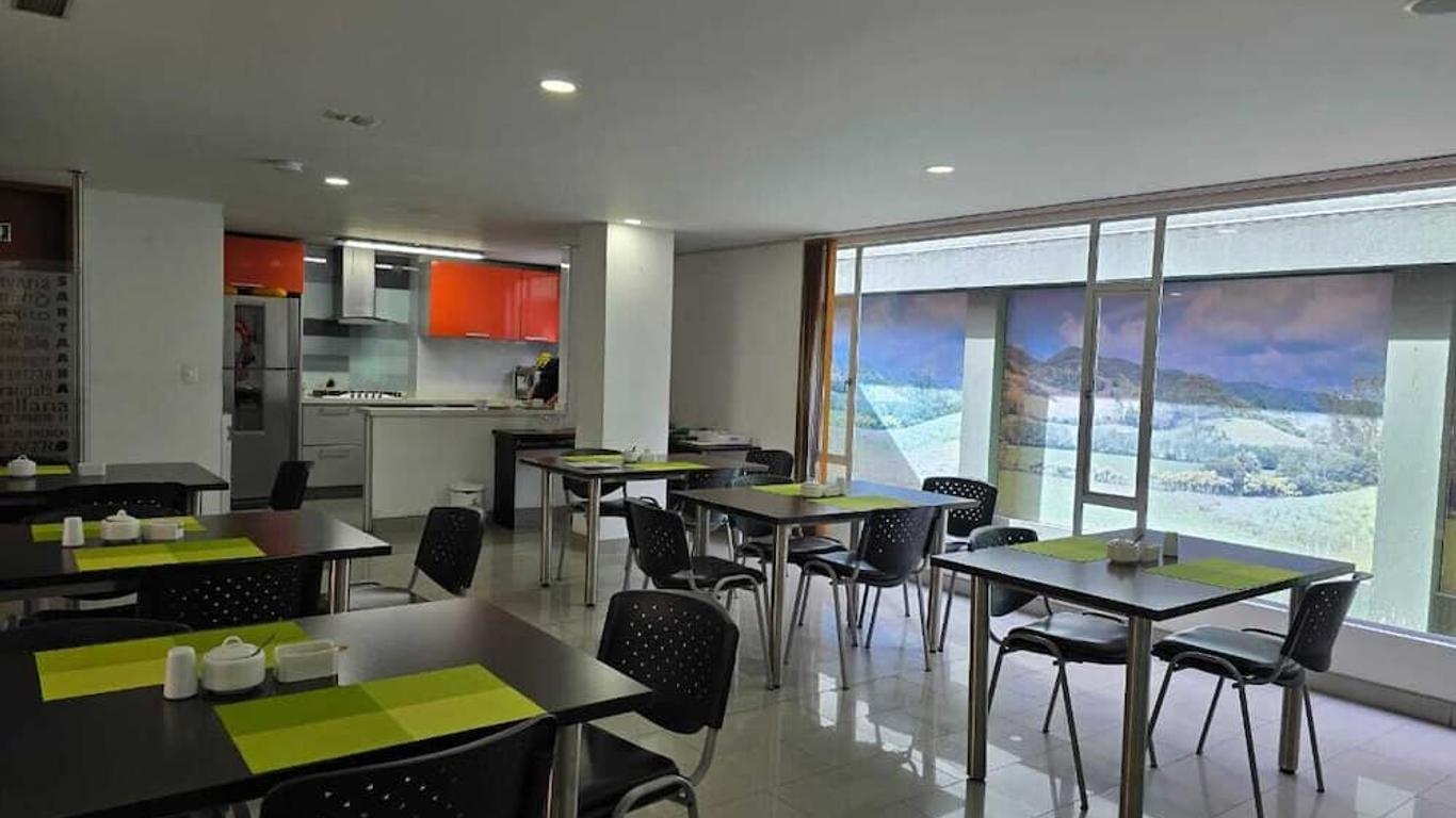 Hotel Castellana 100