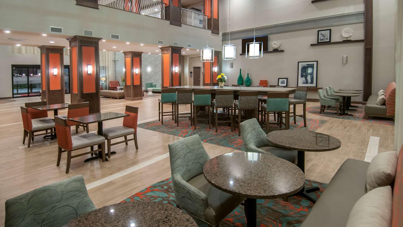 Hampton Inn & Suites Pensacola/I-10 Pine Forest Road
