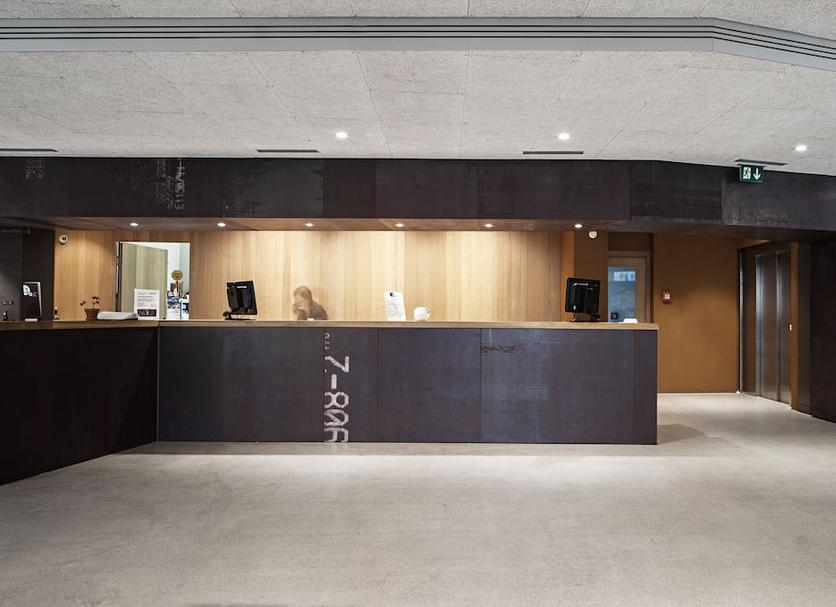 Front desk Photo