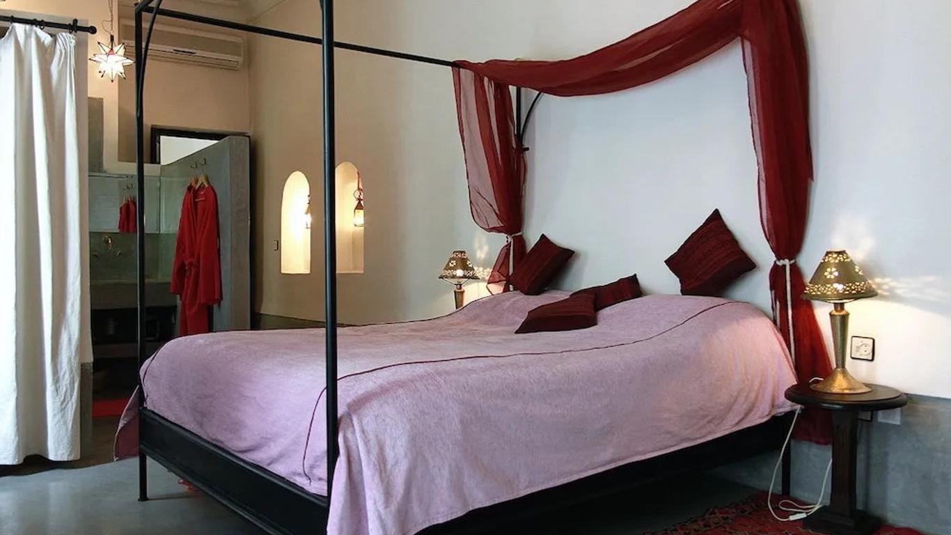 Riad Davia