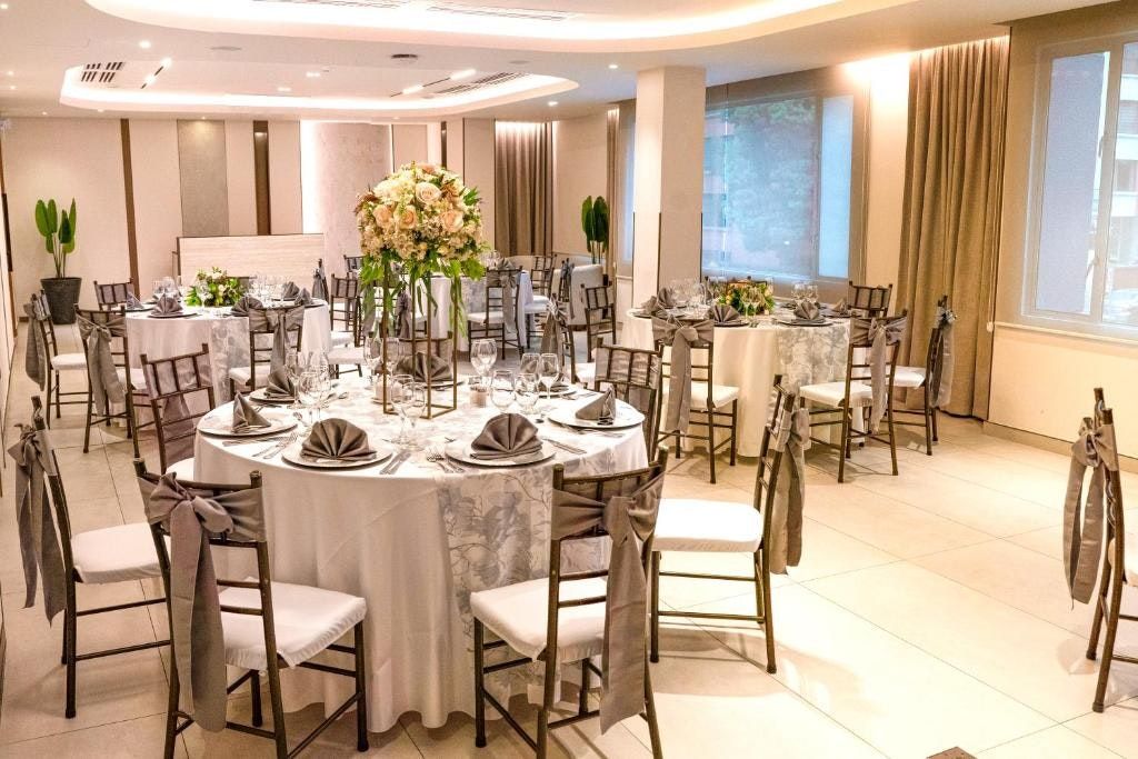 Banquet hall