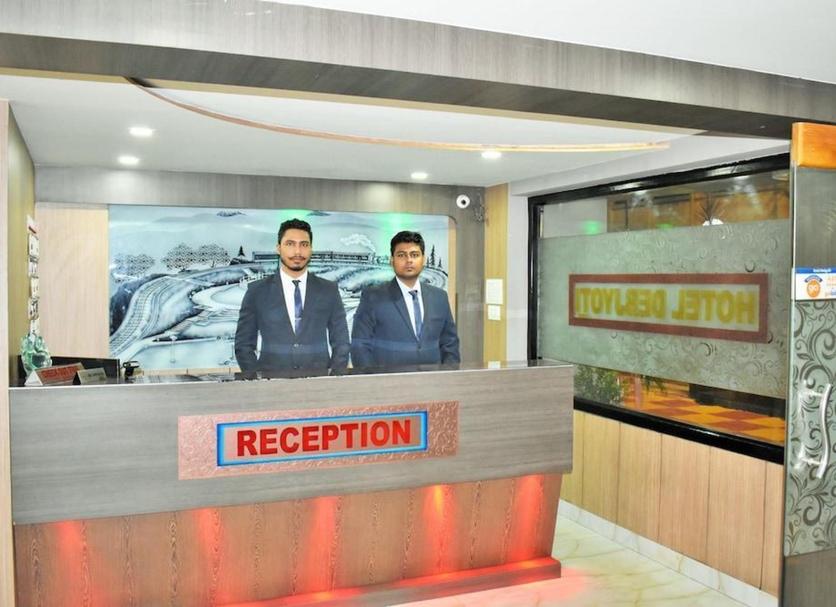 Front desk Photo