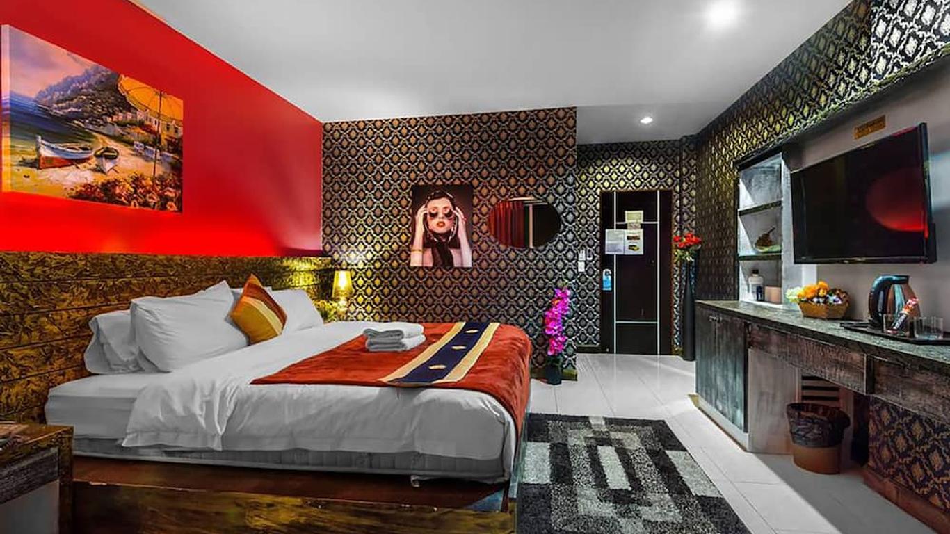 The Shades Boutique Hotel