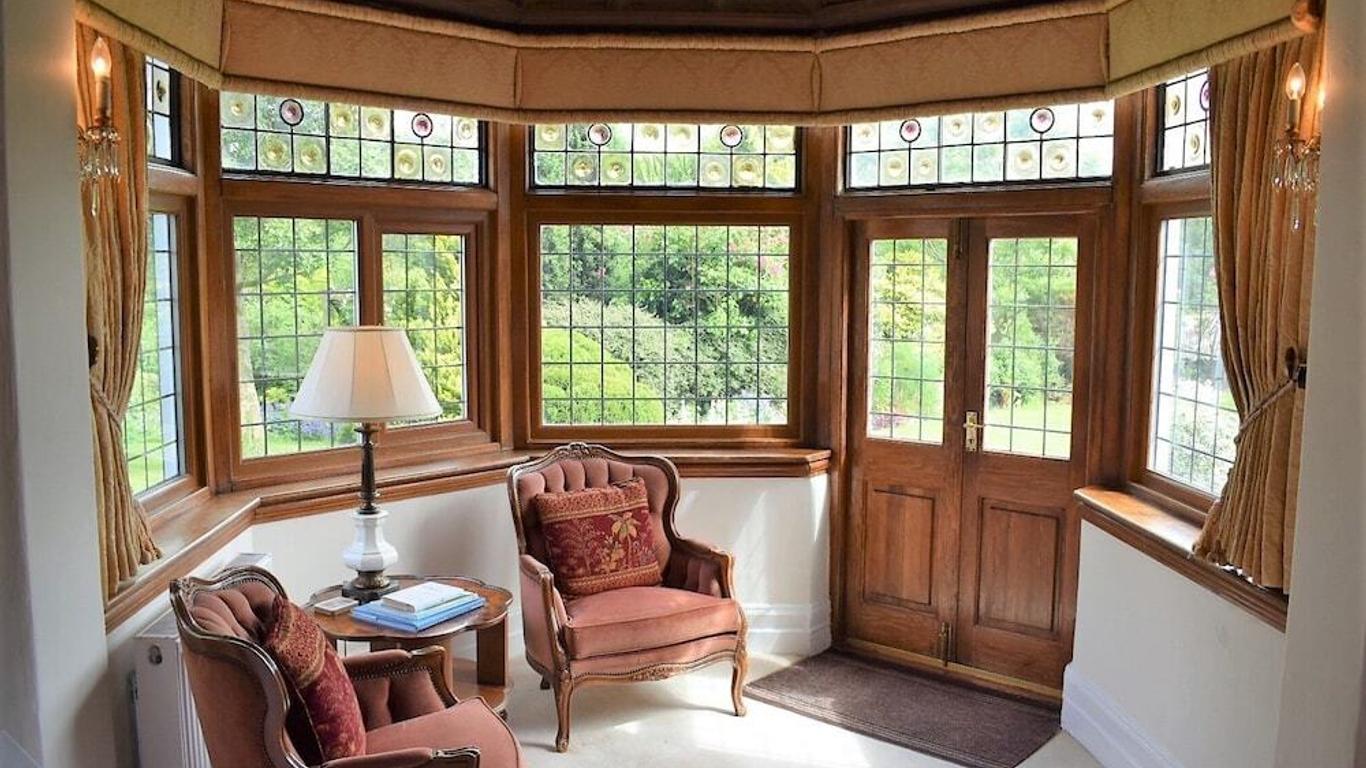 Gwern Borter Manor