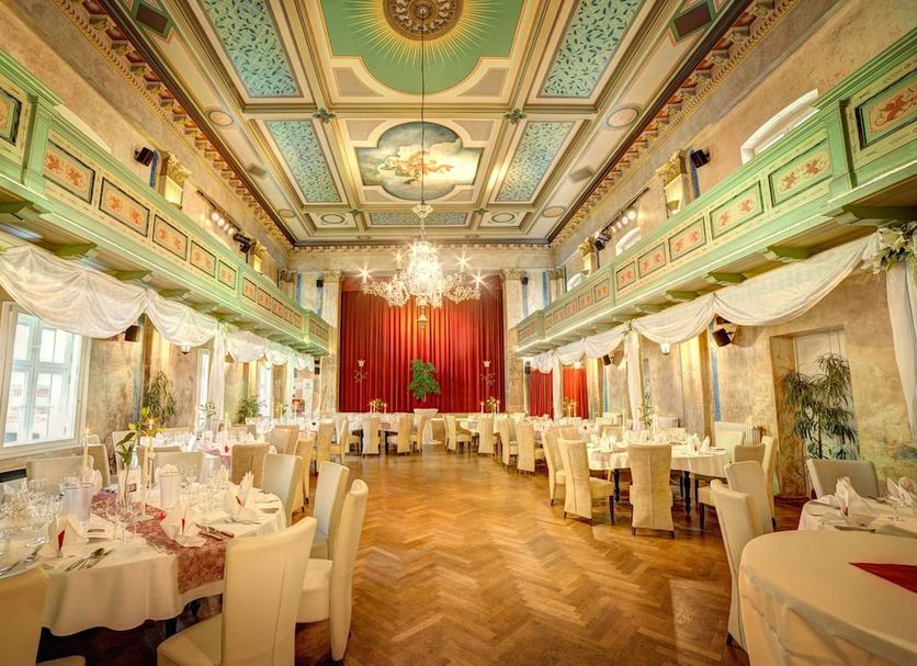 Banquet hall Photo