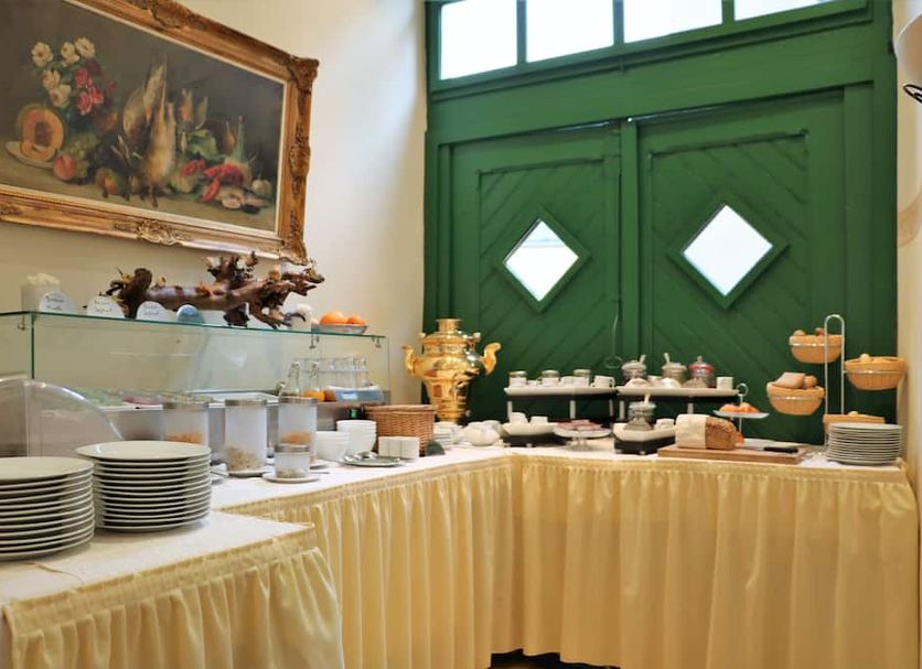 Buffet Photo