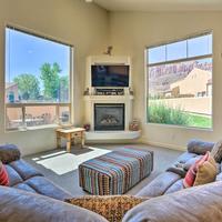 Moab Townhome with Pool Access and Stunning Mtn Views!