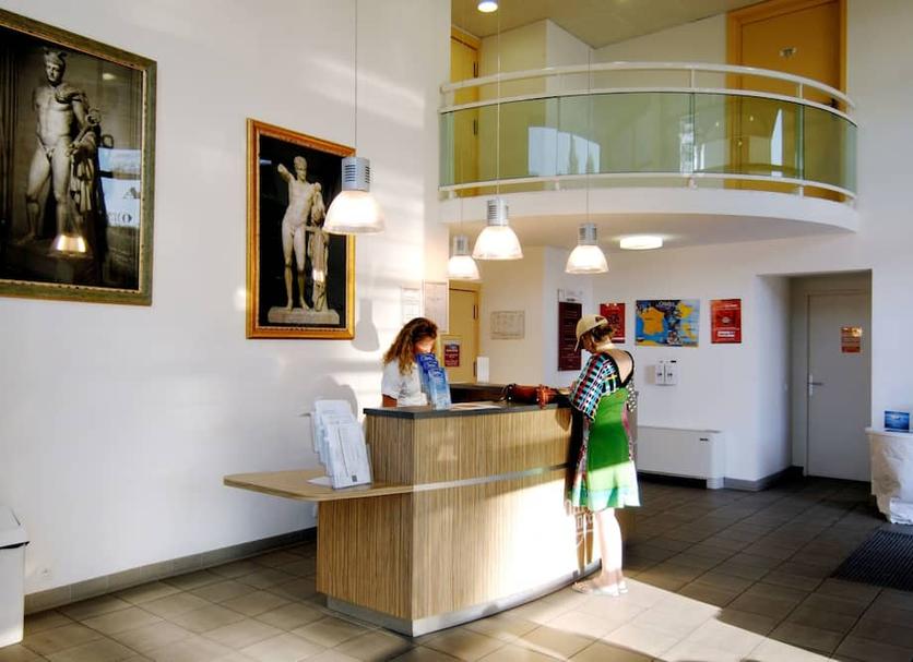 Front desk Photo