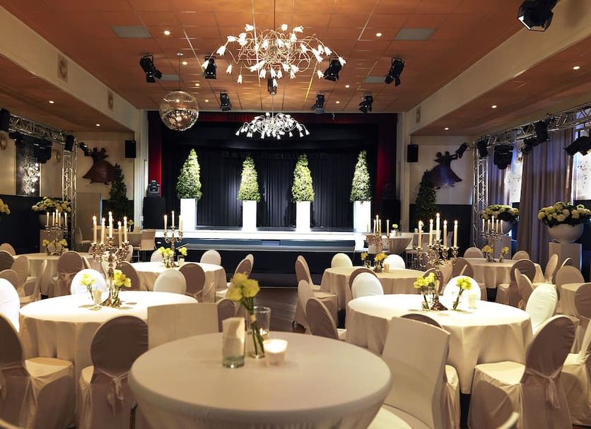 Banquet hall Photo