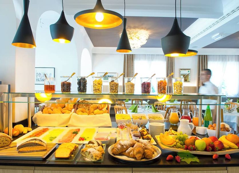 Buffet Photo