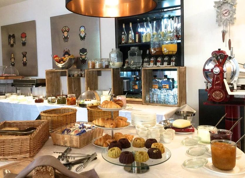Buffet Photo