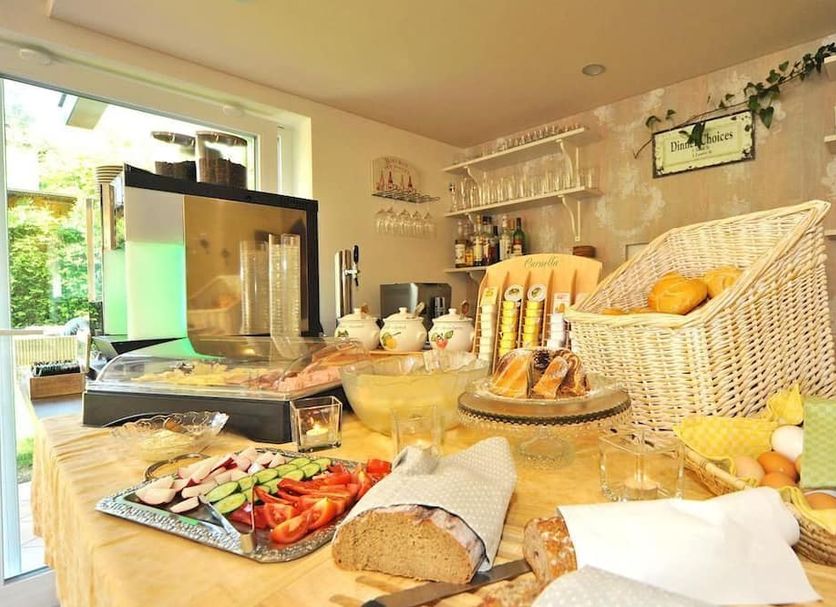 Buffet Photo