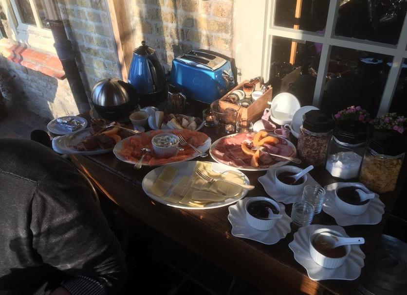 Buffet Photo