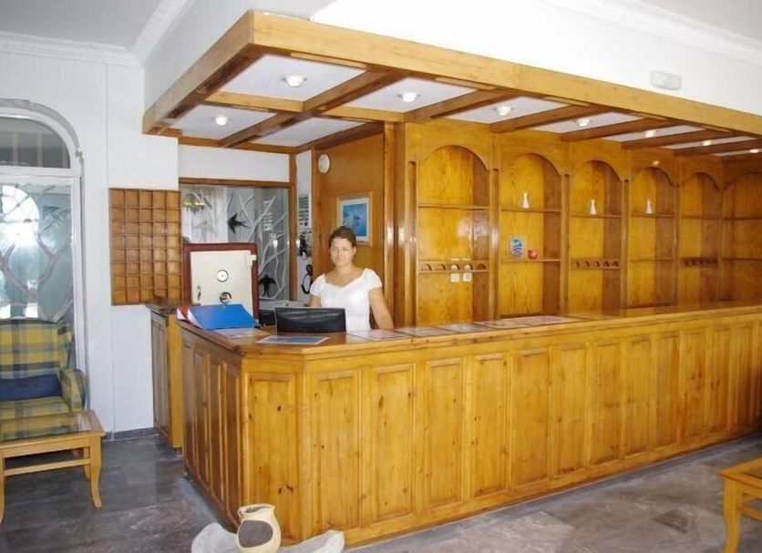 Front desk Photo