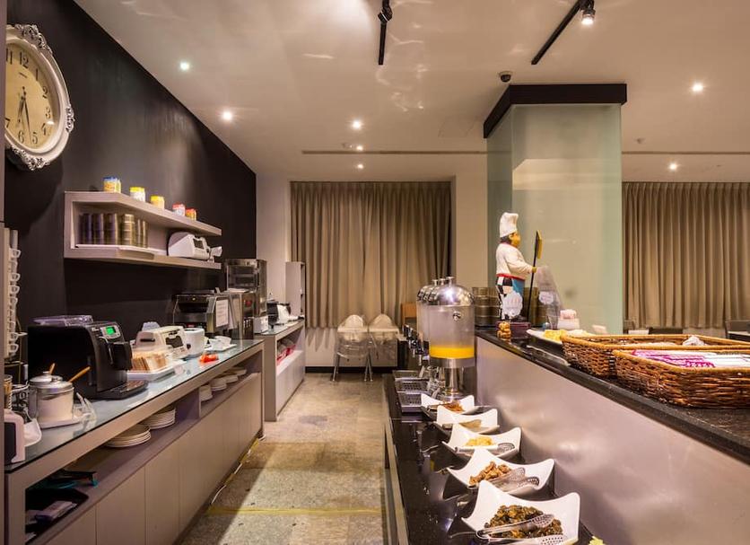 Buffet Photo