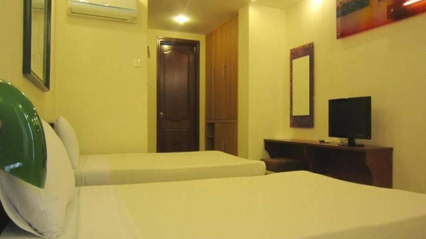 Bach Dang Hotel