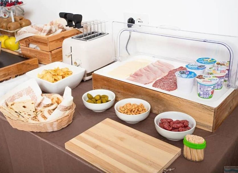Buffet Photo