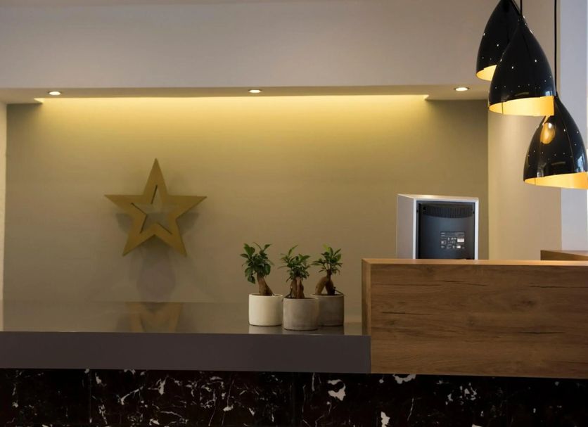 Front desk Photo