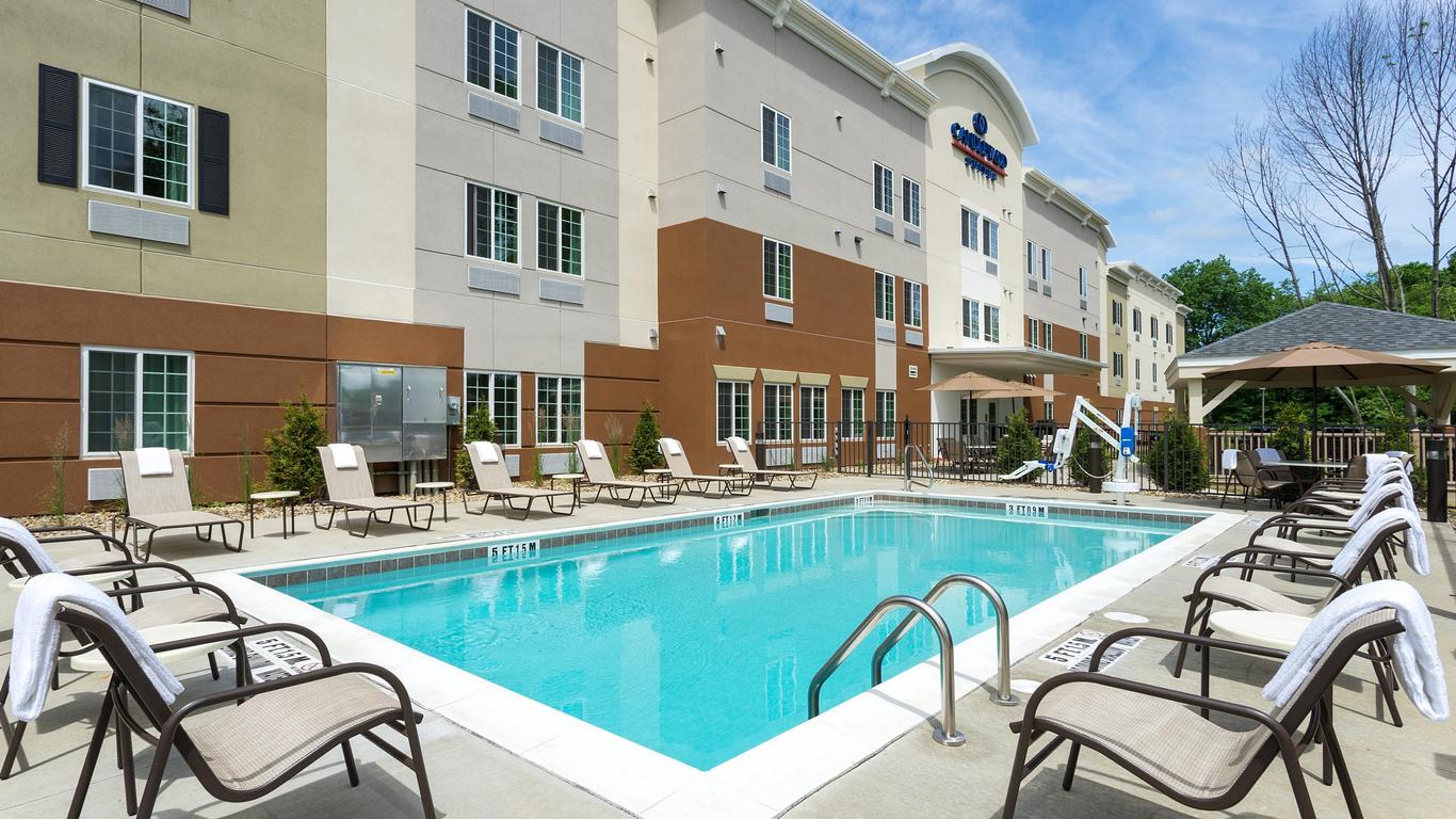 Candlewood Suites Grove City - Outlet Center