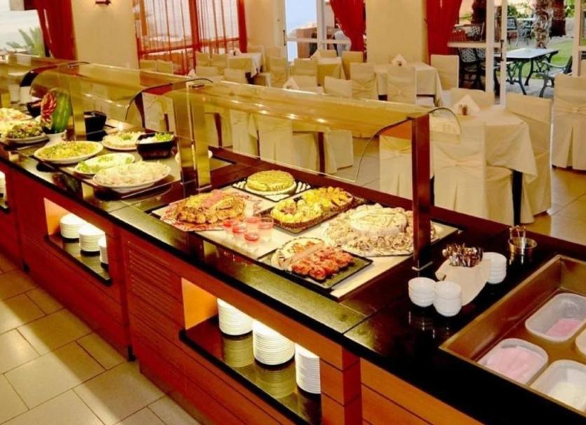 Buffet Photo