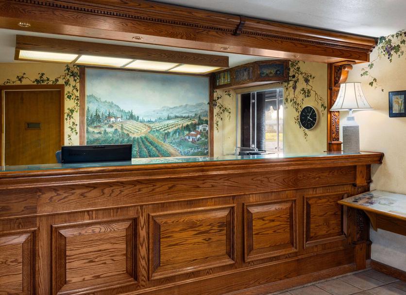 Front desk Photo