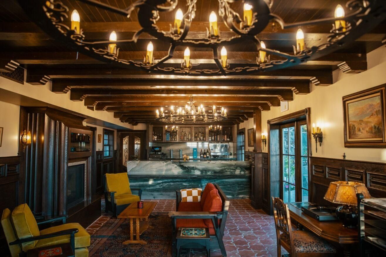 Bar