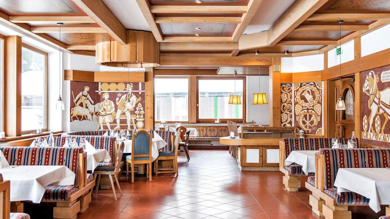 Hotel Pinzgauerhof - Inclusive Evening Dinner and Joker Card in summer