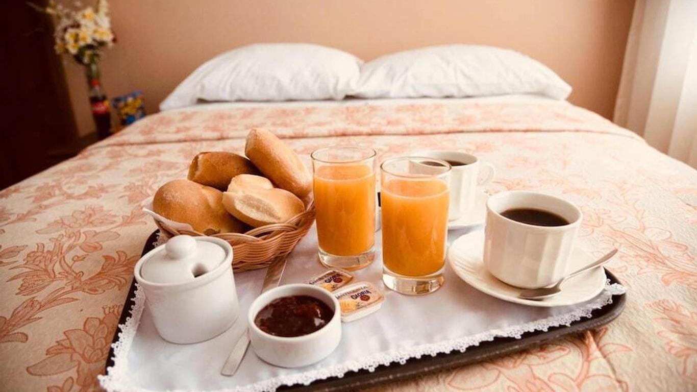 Hotel Jorge Chavez