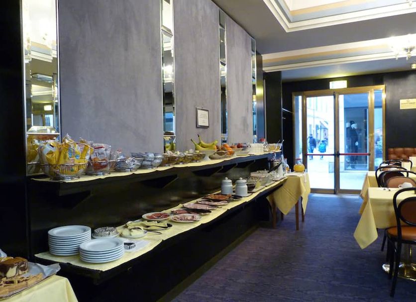 Buffet Photo