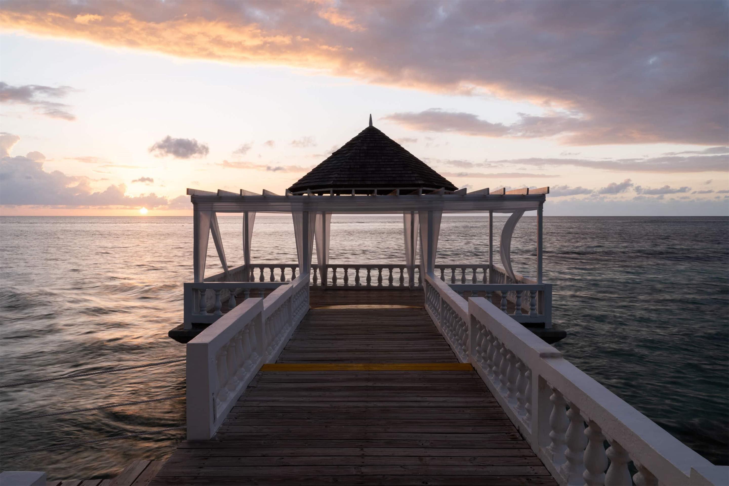 デカメロン DECAMERONE Grand Decameron Montego Beach, A Trademark All-Inclusive