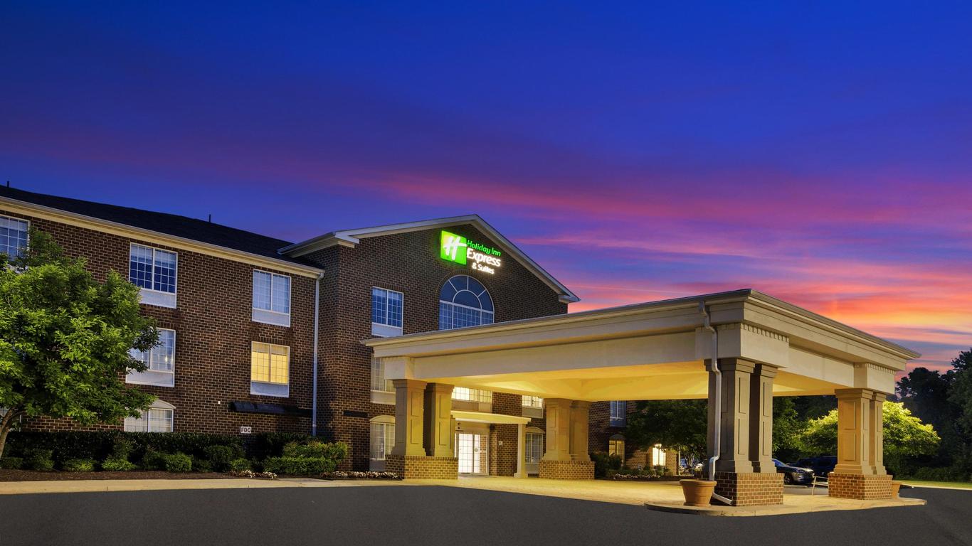 Holiday Inn Express Hotel & Suites Warrenton