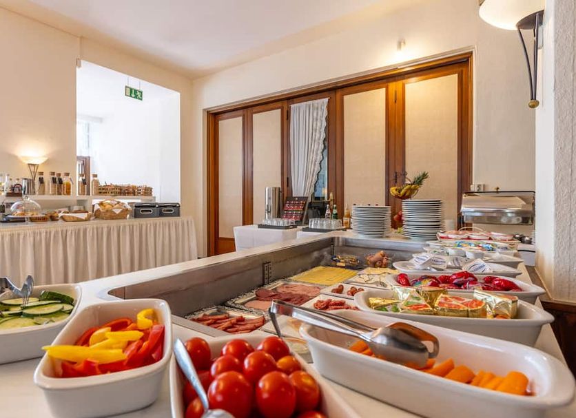 Buffet Photo
