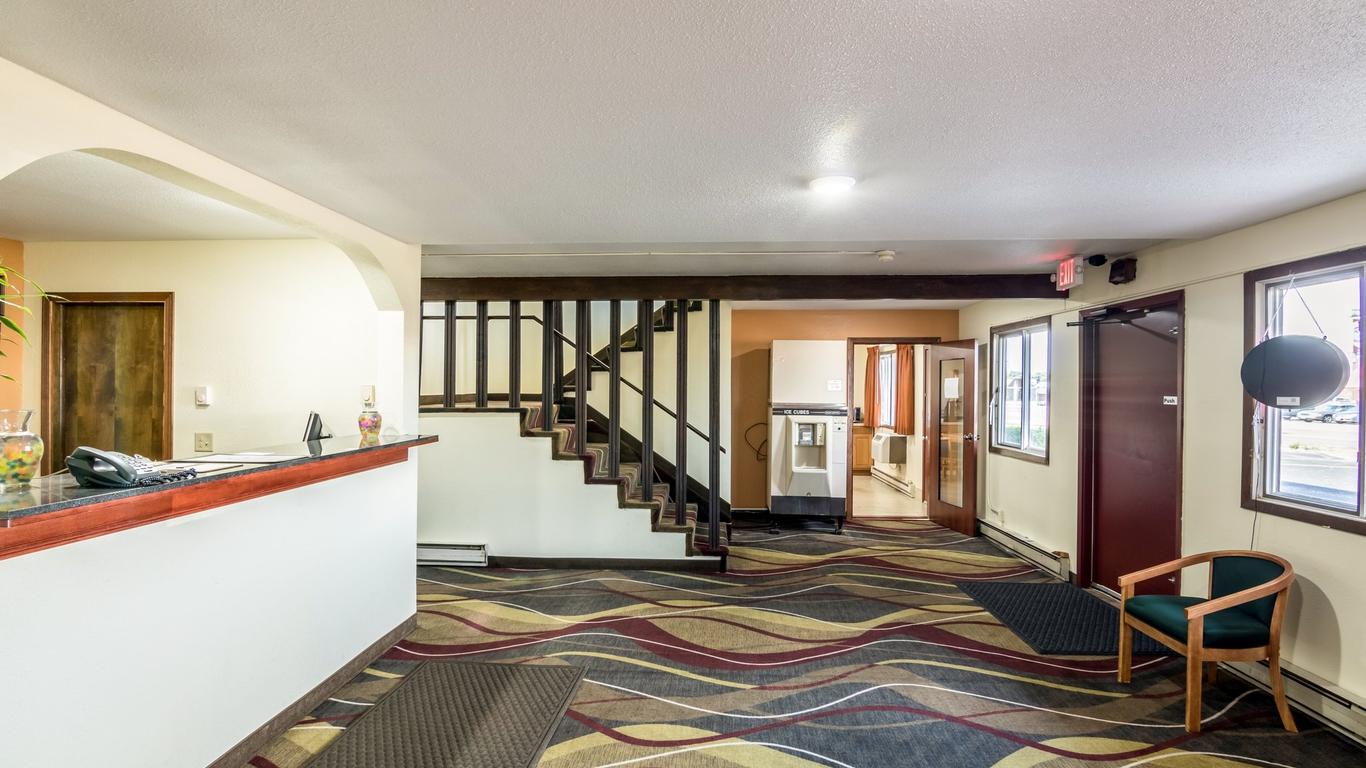 Scottish Inn & Suites - Eau Claire