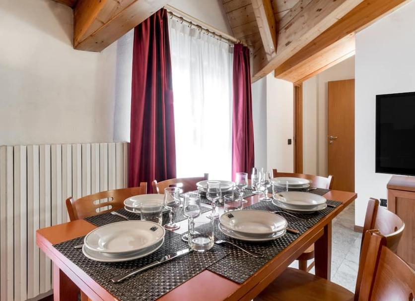 Dining room Photo