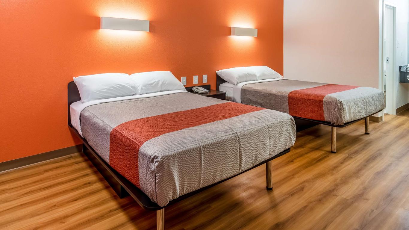 Motel 6, Arlington,tx - Uta