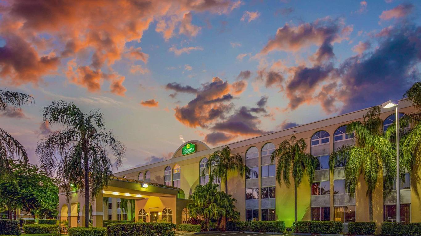 La Quinta Inn & Suites by Wyndham Miami Lakes