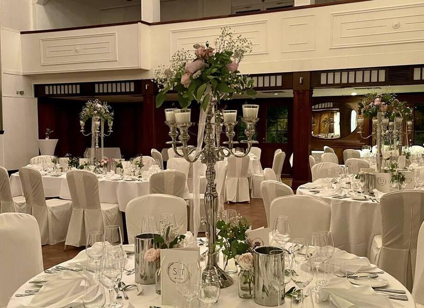 Banquet hall Photo