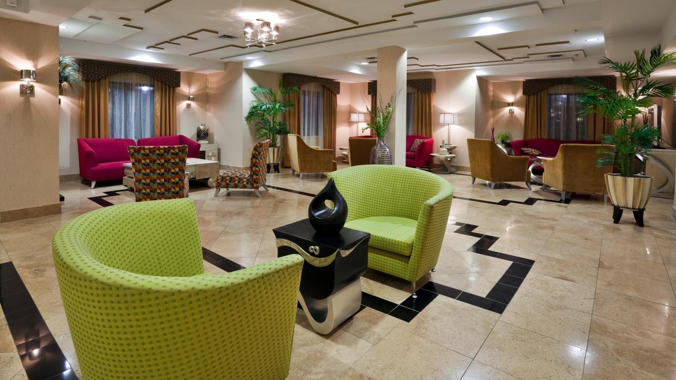 Holiday Inn Express & Suites Birmingham - Inverness 280