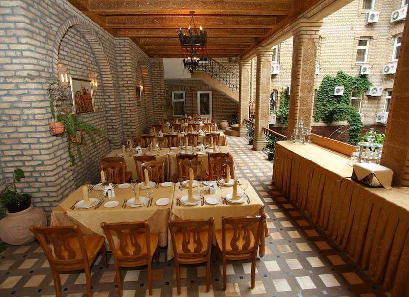 Restaurant Photo
