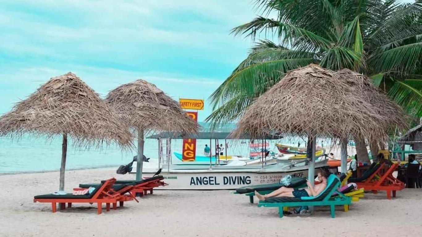 Golden Beach Hotel & Restaurant
